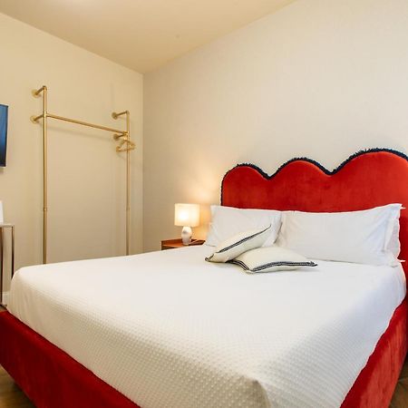 Daplace - Corso Sempione Suites Milan Bagian luar foto