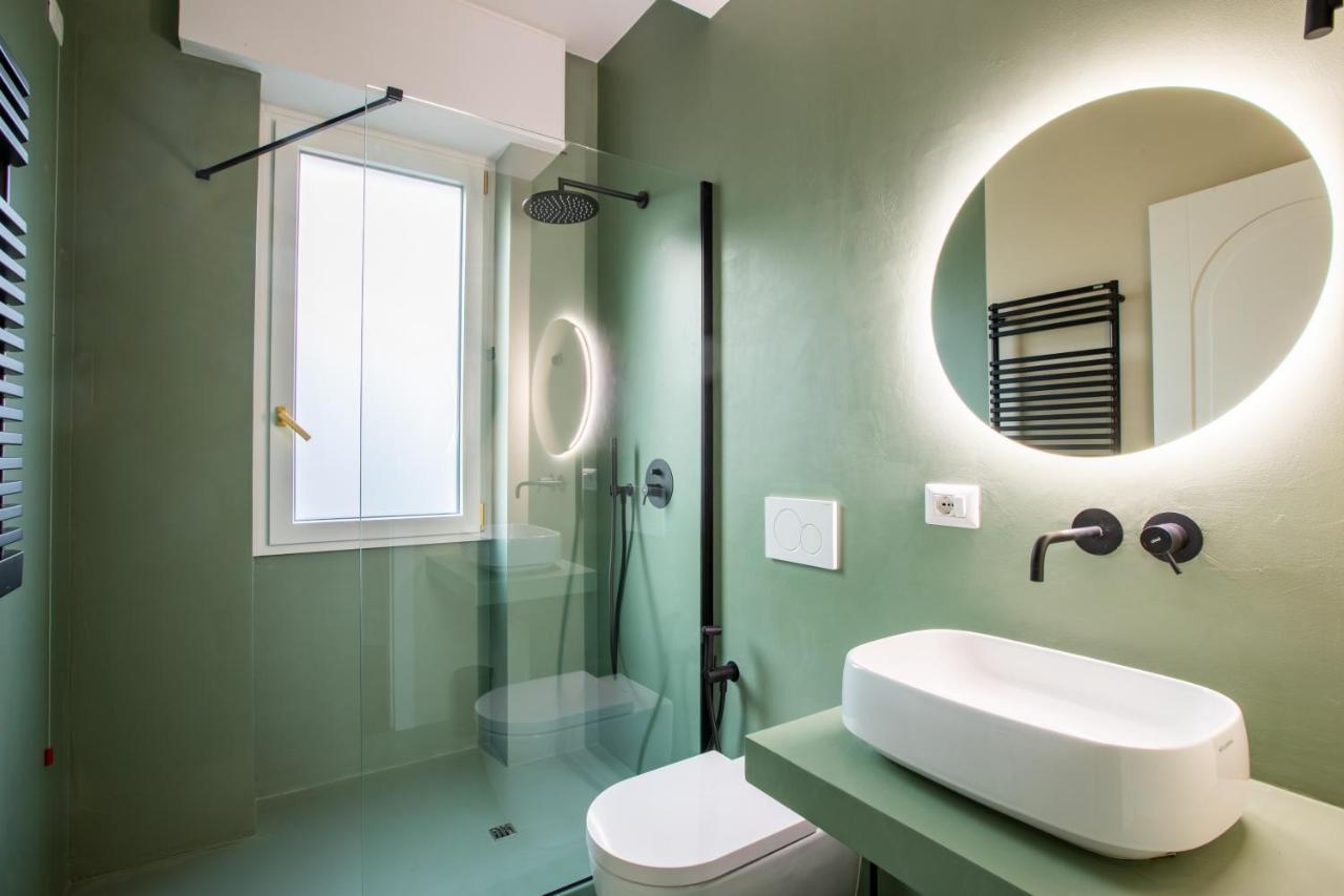 Daplace - Corso Sempione Suites Milan Bagian luar foto