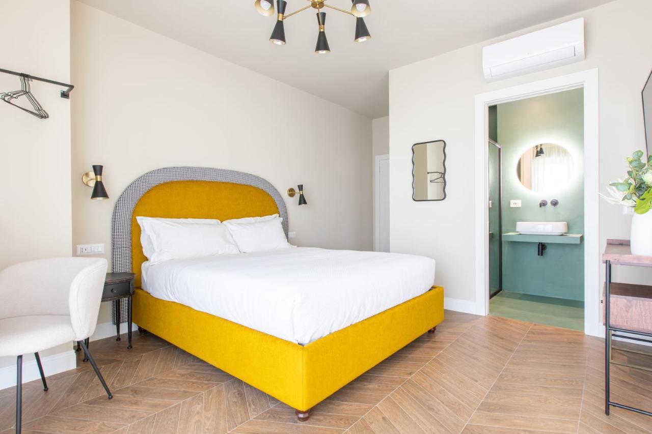 Daplace - Corso Sempione Suites Milan Bagian luar foto