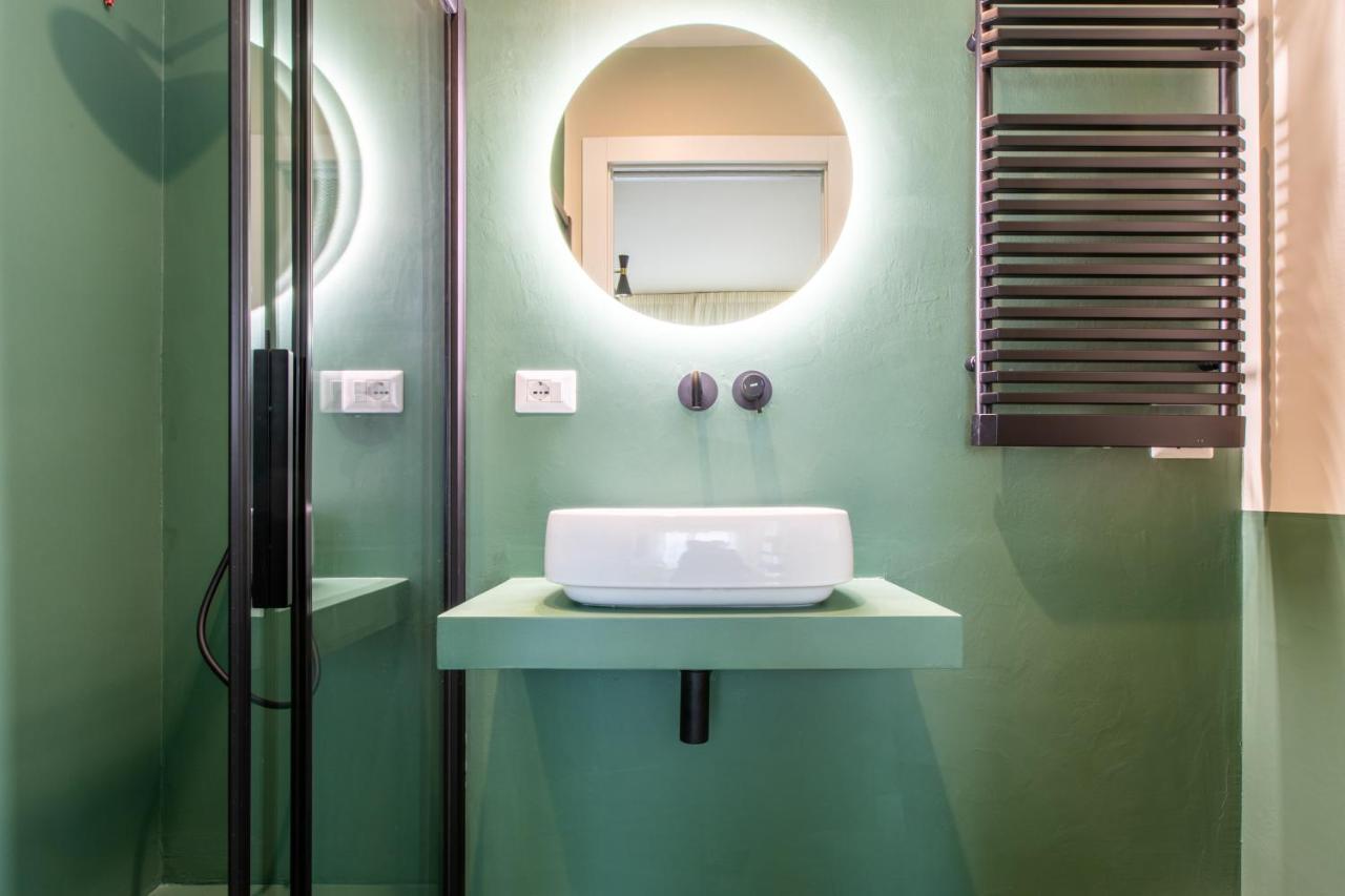 Daplace - Corso Sempione Suites Milan Bagian luar foto