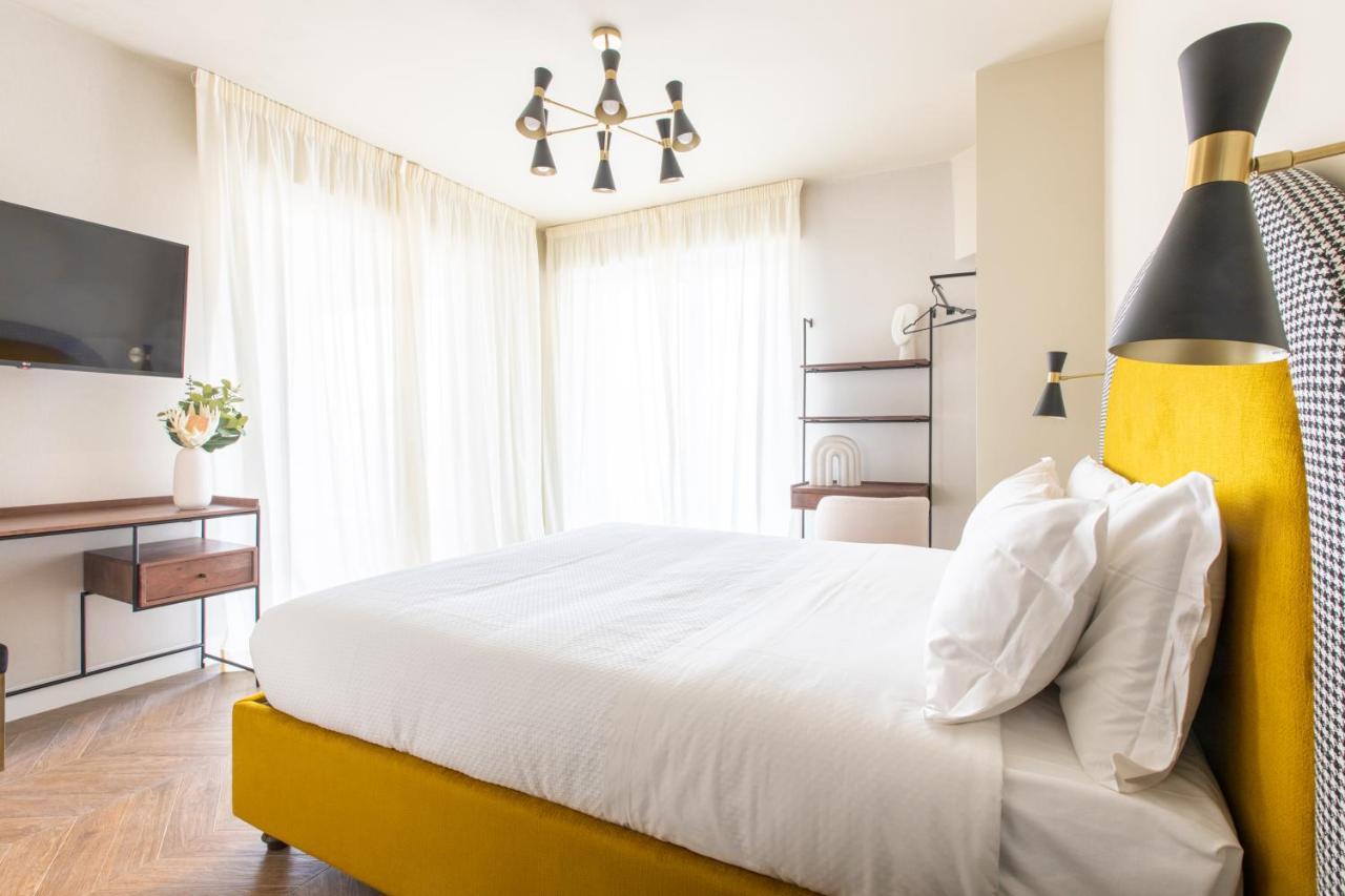 Daplace - Corso Sempione Suites Milan Bagian luar foto