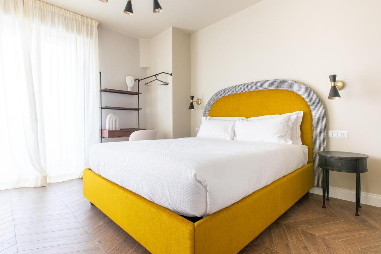 Daplace - Corso Sempione Suites Milan Bagian luar foto