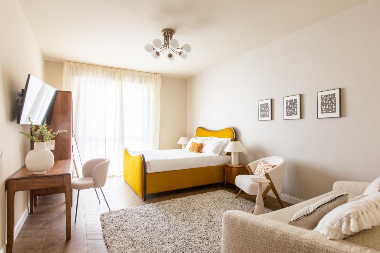 Daplace - Corso Sempione Suites Milan Bagian luar foto