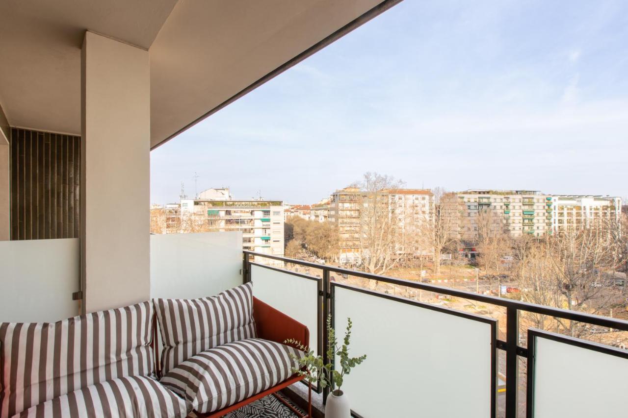 Daplace - Corso Sempione Suites Milan Bagian luar foto