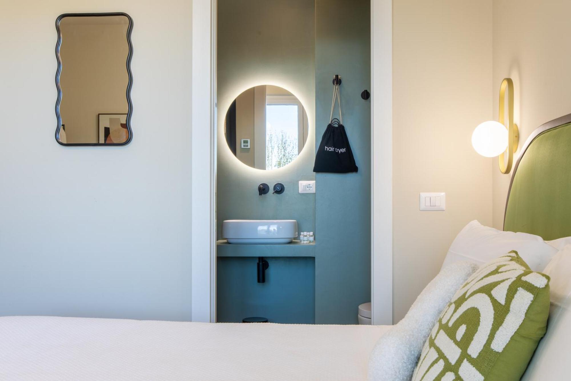 Daplace - Corso Sempione Suites Milan Bagian luar foto